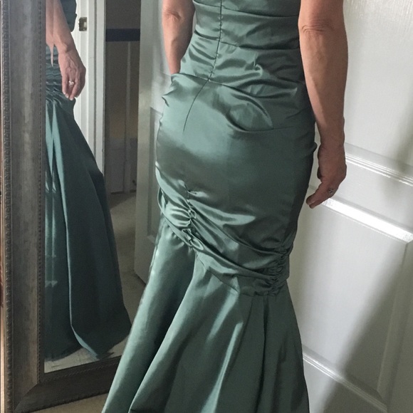 Teri Jon sage green formal gown - Picture 6 of 8